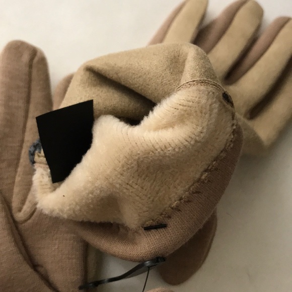 Beige touch screen gloves - Picture 5 of 5